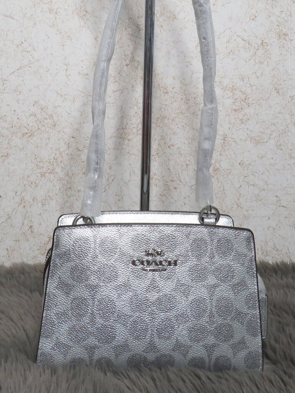 Coach Gia Crossbody in Signature Canvas (Gray)